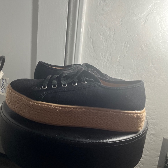 Black canvas - Picture 1 of 3